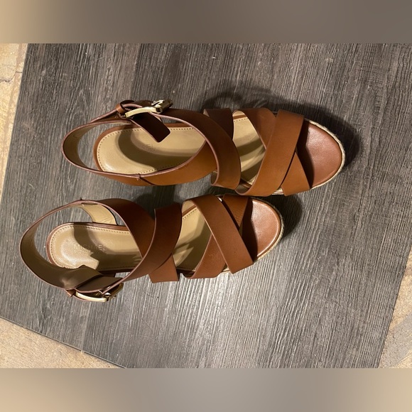Michael Kors Celia Wedge - Picture 1 of 10